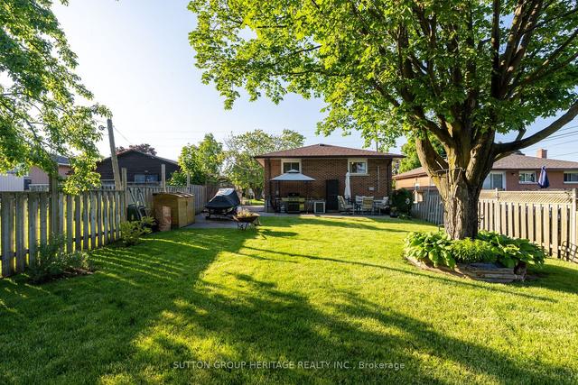 351 Conant St, House detached with 3 bedrooms, 1 bathrooms and 4 parking in Oshawa ON | Image 33