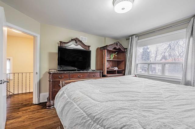 68 Parkview Hill Cres, House detached with 3 bedrooms, 3 bathrooms and 2 parking in Toronto ON | Image 13