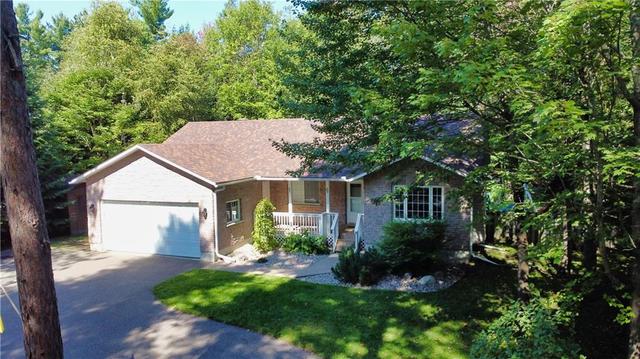 6 Steffen Street, House detached with 5 bedrooms, 3 bathrooms and 8 parking in Petawawa ON | Image 1