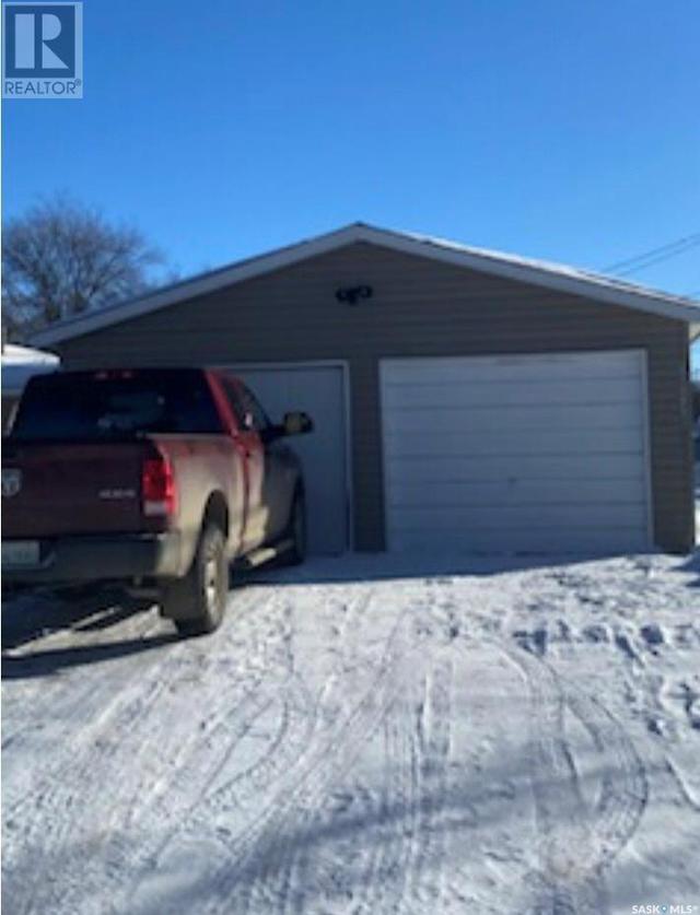 117 Coronation Drive, House detached with 3 bedrooms, 2 bathrooms and null parking in Canora SK | Image 7