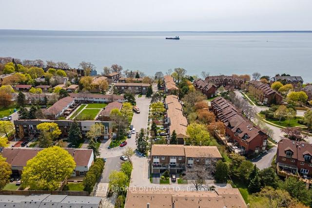 1 - 90 Sarah Lane, Townhouse with 3 bedrooms, 4 bathrooms and 2 parking in Oakville ON | Image 17