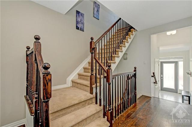 197 Overberg Way, Townhouse with 3 bedrooms, 4 bathrooms and 2 parking in Ottawa ON | Image 4