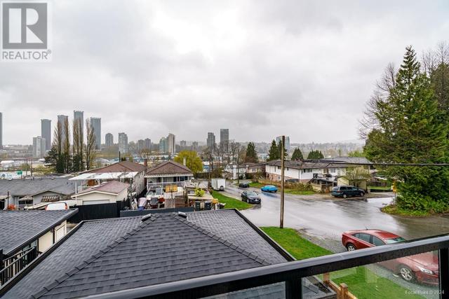 3087 Royal Oak Avenue, House detached with 4 bedrooms, 2 bathrooms and 1 parking in Burnaby BC | Image 36