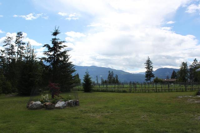 880 Alexander Road, House detached with 3 bedrooms, 2 bathrooms and null parking in Central Kootenay K BC | Image 12