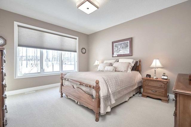 126 Mennill Dr, House detached with 3 bedrooms, 4 bathrooms and 12 parking in Springwater ON | Image 2