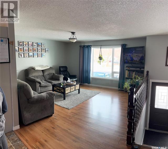 203 5th Avenue, House detached with 4 bedrooms, 2 bathrooms and null parking in Maple Creek SK | Image 21