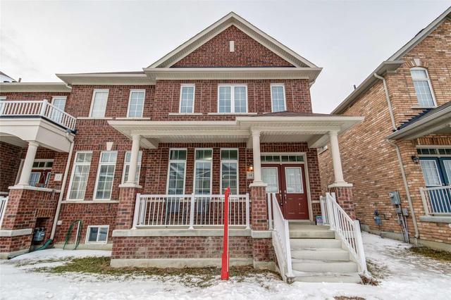14 Saint Dennis Rd, House attached with 3 bedrooms, 3 bathrooms and 1 parking in Brampton ON | Image 1