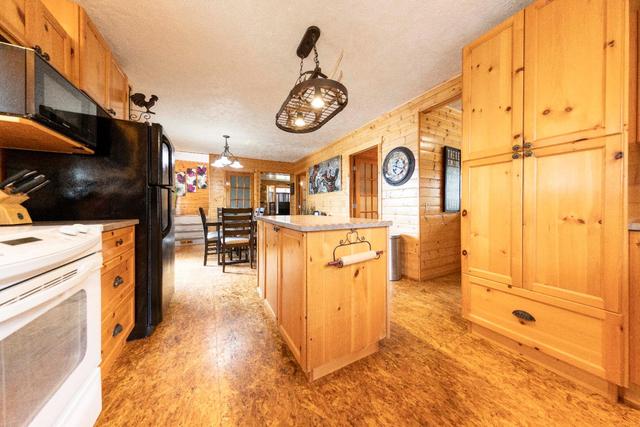 26 Perch Lake, Home with 4 bedrooms, 1 bathrooms and 4 parking in Frenchman Butte No. 501 SK | Image 8
