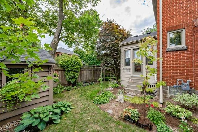 561 Locust St, House detached with 3 bedrooms, 2 bathrooms and 2 parking in Burlington ON | Image 30