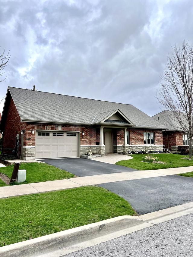 8 Green Arbour Way, House detached with 2 bedrooms, 2 bathrooms and 2 parking in Kawartha Lakes ON | Image 1