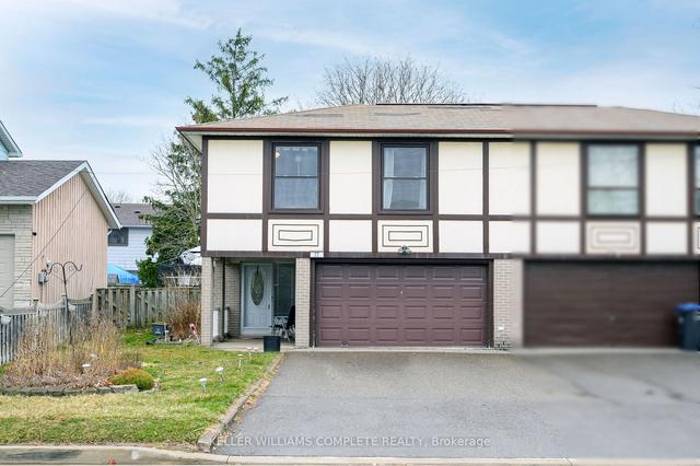 77 Griselda Cres, House semidetached with 3 bedrooms, 2 bathrooms and 5 parking in Brampton ON | Image 1