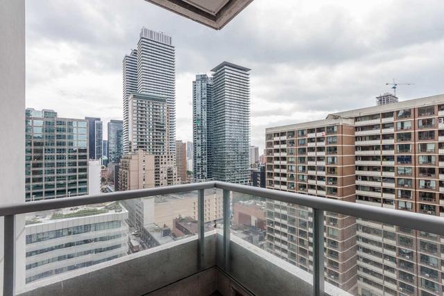 1606 - 35 Balmuto St, Condo with 2 bedrooms, 2 bathrooms and 1 parking in Toronto ON | Image 13
