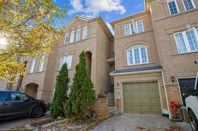 2424 Ravinebrook Crescent, House attached with 2 bedrooms, 2 bathrooms and 3 parking in Oakville ON | Image 1