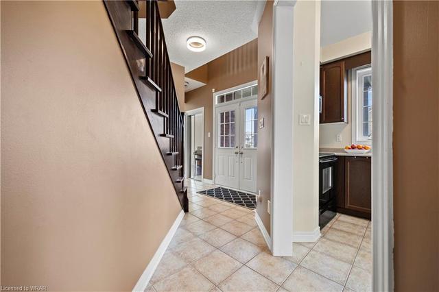 2 Windflower Road, House detached with 4 bedrooms, 3 bathrooms and 4 parking in Brampton ON | Image 5