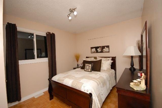 964 Ninth St, House detached with 4 bedrooms, 3 bathrooms and 4 parking in Mississauga ON | Image 11