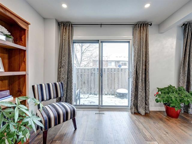 10 - 41 Mississauga Valley Blvd, Townhouse with 3 bedrooms, 3 bathrooms and 2 parking in Mississauga ON | Image 5