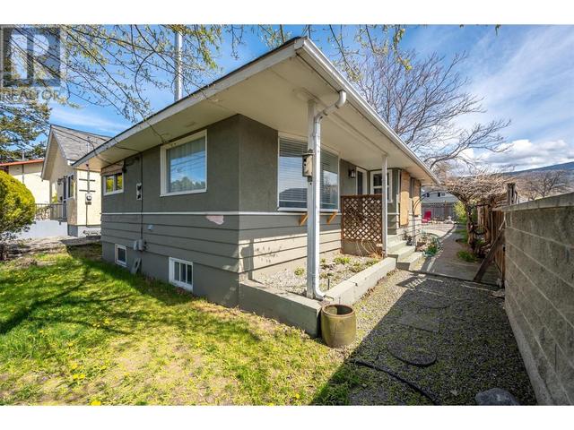 1298 Government Street, House detached with 3 bedrooms, 1 bathrooms and 1 parking in Penticton BC | Image 46