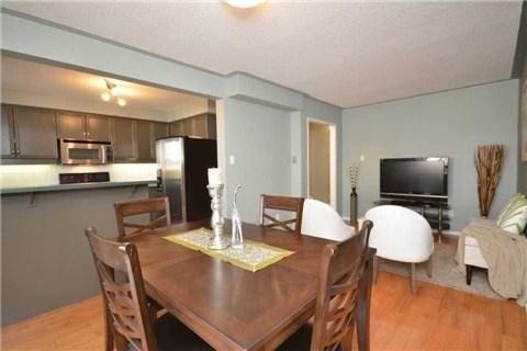 81 Wickstead Crt, Townhouse with 3 bedrooms, 2 bathrooms and 1 parking in Brampton ON | Image 8