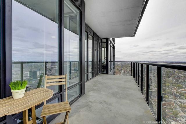 3516 - 488 University Ave, Condo with 3 bedrooms, 2 bathrooms and 1 parking in Toronto ON | Image 17