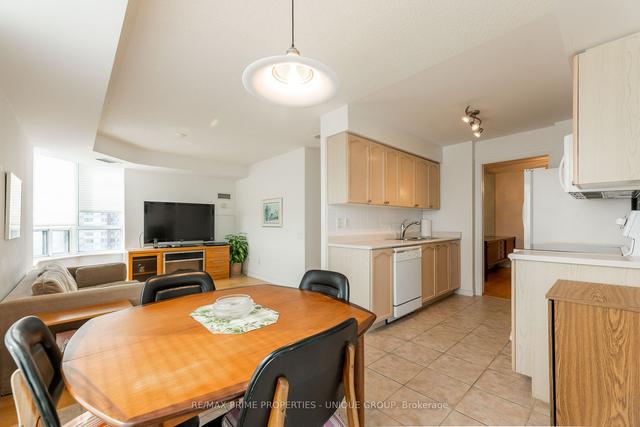 2102 - 61 Town Centre Crt, Condo with 3 bedrooms, 2 bathrooms and 1 parking in Toronto ON | Image 3