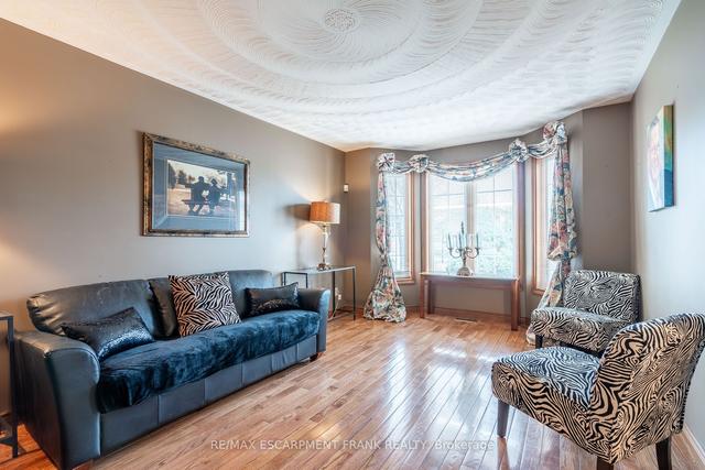 9 Sugarberry Crt, House detached with 4 bedrooms, 4 bathrooms and 6 parking in Hamilton ON | Image 37