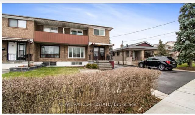 68 Wheatsheaf Cres, House semidetached with 4 bedrooms, 3 bathrooms and 7 parking in Toronto ON | Image 12