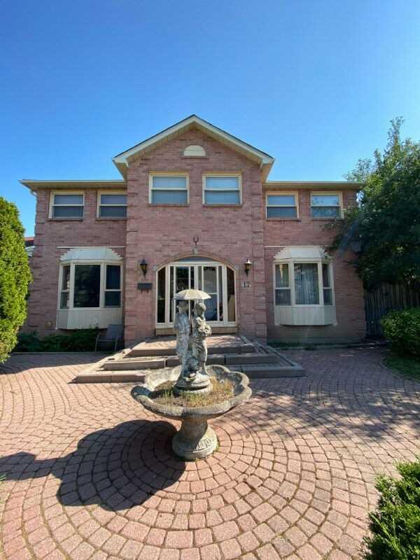 17 Rembrandt Cres, House detached with 4 bedrooms, 4 bathrooms and 6 parking in Brampton ON | Image 1