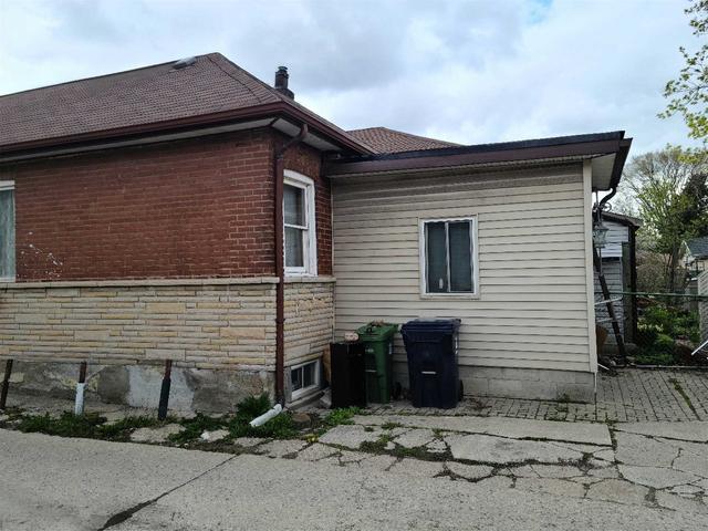 301 Kipling Ave, House detached with 1 bedrooms, 2 bathrooms and 2 parking in Toronto ON | Image 19