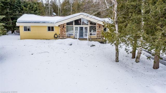 1804 Champlain Road, House detached with 3 bedrooms, 1 bathrooms and 7 parking in Tiny ON | Image 3