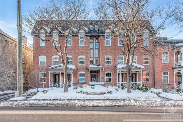 3 - 215 St Patrick Street, Condo with 1 bedrooms, 1 bathrooms and 1 parking in Ottawa ON | Image 1