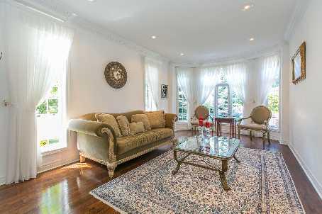 80 Black Walnut Cres, House detached with 5 bedrooms, 4 bathrooms and 9 parking in Richmond Hill ON | Image 3