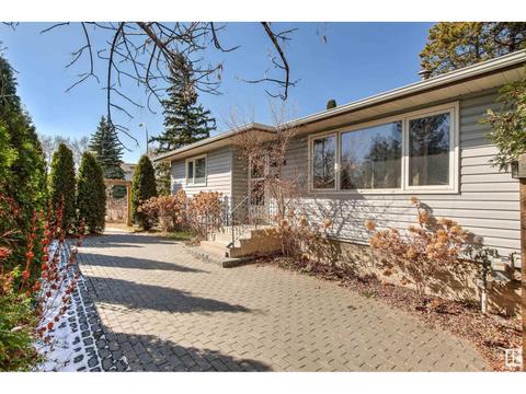 5004 93a Av Nw, House detached with 3 bedrooms, 2 bathrooms and null parking in Edmonton AB | Card Image