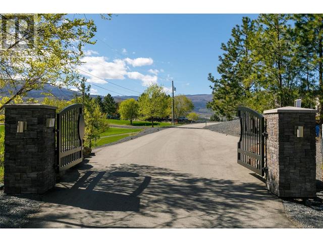 2375 Grantham Road, House detached with 4 bedrooms, 3 bathrooms and 13 parking in Kelowna BC | Image 3