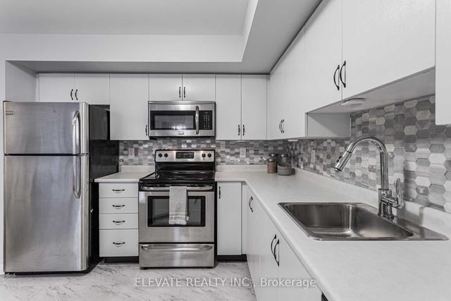 81 - 100 Parrotta Dr, Townhouse with 2 bedrooms, 2 bathrooms and 1 parking in Toronto ON | Image 4