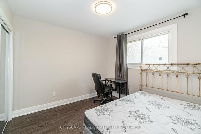 580 Gibb St, House detached with 6 bedrooms, 3 bathrooms and 6 parking in Oshawa ON | Image 4