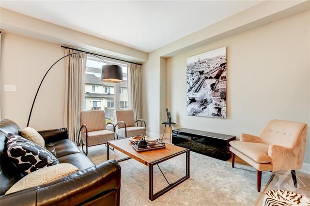 184 Overberg Way, Townhouse with 4 bedrooms, 4 bathrooms and 2 parking in Ottawa ON | Image 7