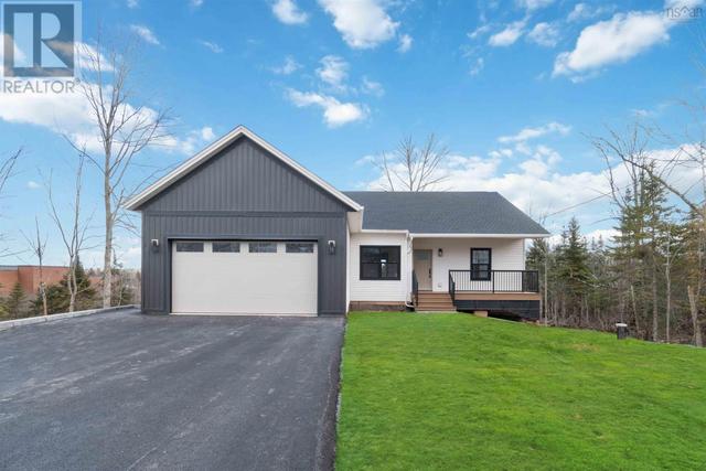 29 Sylvia Avenue, House detached with 5 bedrooms, 4 bathrooms and null parking in East Hants NS | Image 1