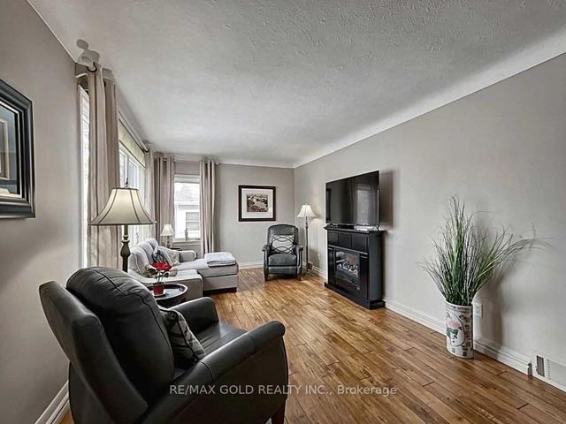 210 Lakeshore Rd S, House detached with 3 bedrooms, 1 bathrooms and 2 parking in St. Catharines ON | Image 10