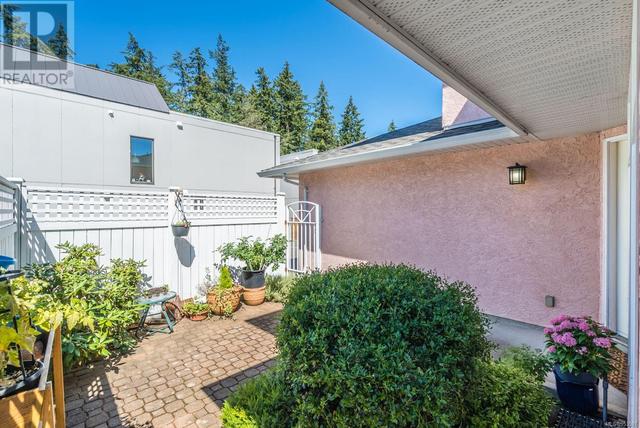 1 - 3570 Norwell Dr, House attached with 2 bedrooms, 3 bathrooms and 4 parking in Nanaimo BC | Image 3