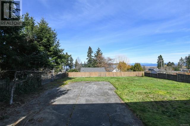 3828 Laurel Dr, House detached with 4 bedrooms, 2 bathrooms and 6 parking in Comox Valley A BC | Image 59