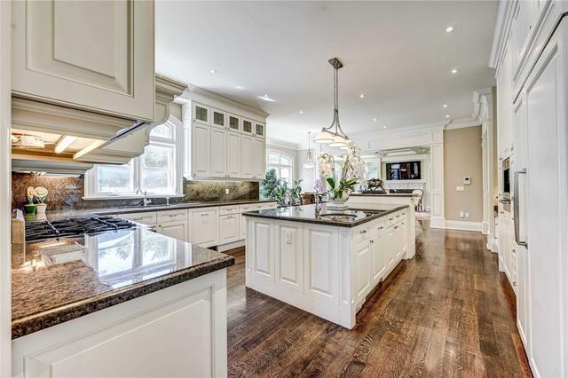 31 Vernham Crt, House detached with 5 bedrooms, 8 bathrooms and 7 parking in Toronto ON | Image 5