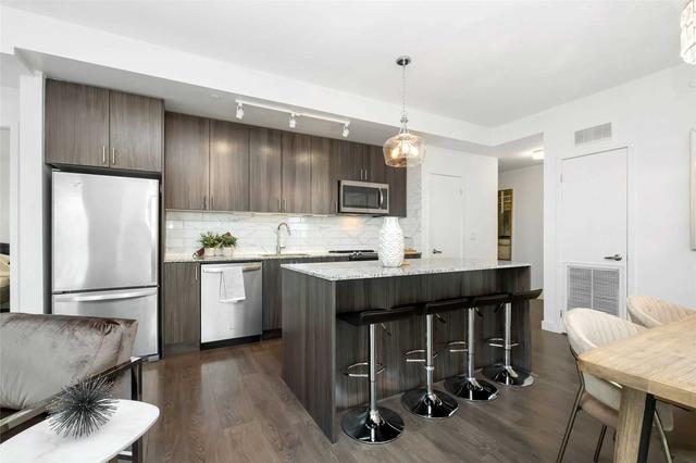 307 - 168 Sabina Dr, Condo with 3 bedrooms, 3 bathrooms and 2 parking in Oakville ON | Image 2