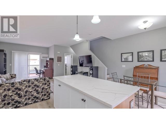 201 - 150 Mallach Road, House attached with 3 bedrooms, 2 bathrooms and 2 parking in Kelowna BC | Image 15