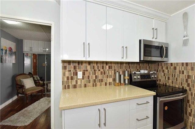 1002 - 2 Glamorgan Ave, Condo with 2 bedrooms, 1 bathrooms and 1 parking in Toronto ON | Image 12