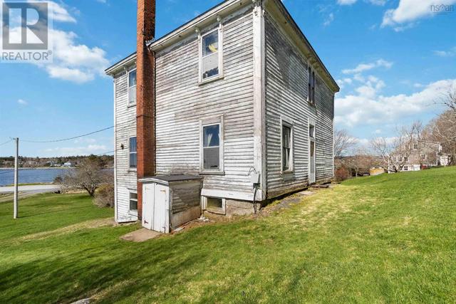 688 Mason Beach Road, House detached with 8 bedrooms, 1 bathrooms and null parking in Lunenburg MD NS | Image 10
