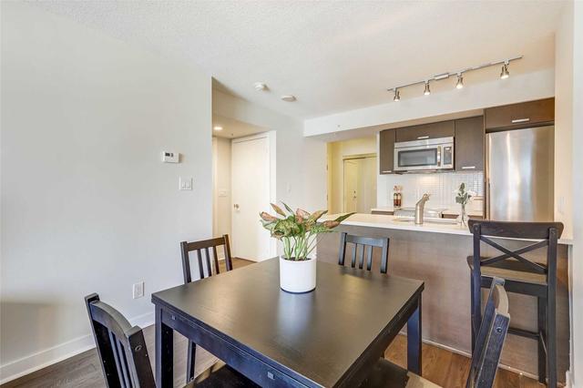 1806 - 295 Adelaide St W, Condo with 1 bedrooms, 1 bathrooms and 1 parking in Toronto ON | Image 13