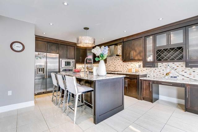 1378 Bayshire Dr, House detached with 5 bedrooms, 5 bathrooms and 4 parking in Oakville ON | Image 5