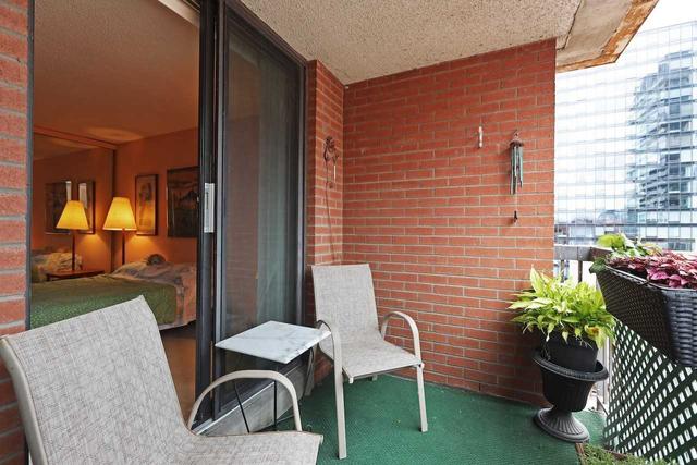 802 - 30 Church St, Condo with 2 bedrooms, 3 bathrooms and 1 parking in Toronto ON | Image 14