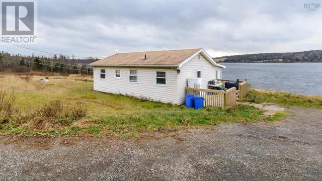 12795 Highway 4 Highway, House detached with 2 bedrooms, 1 bathrooms and null parking in Richmond, Subd. B NS | Image 12