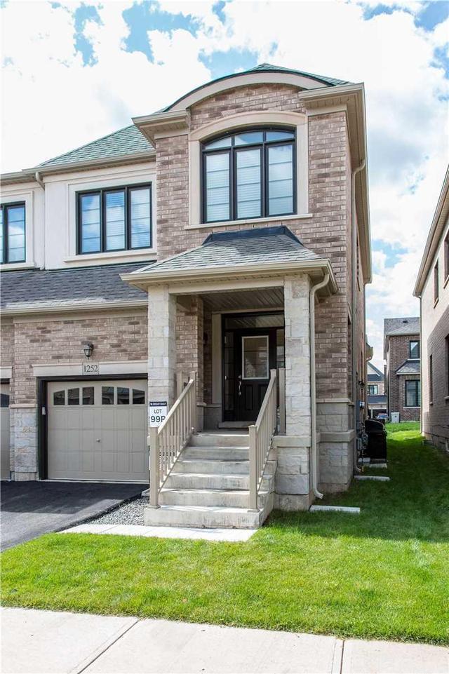 1252 Hamman Way, House semidetached with 3 bedrooms, 3 bathrooms and 1 parking in Milton ON | Image 1